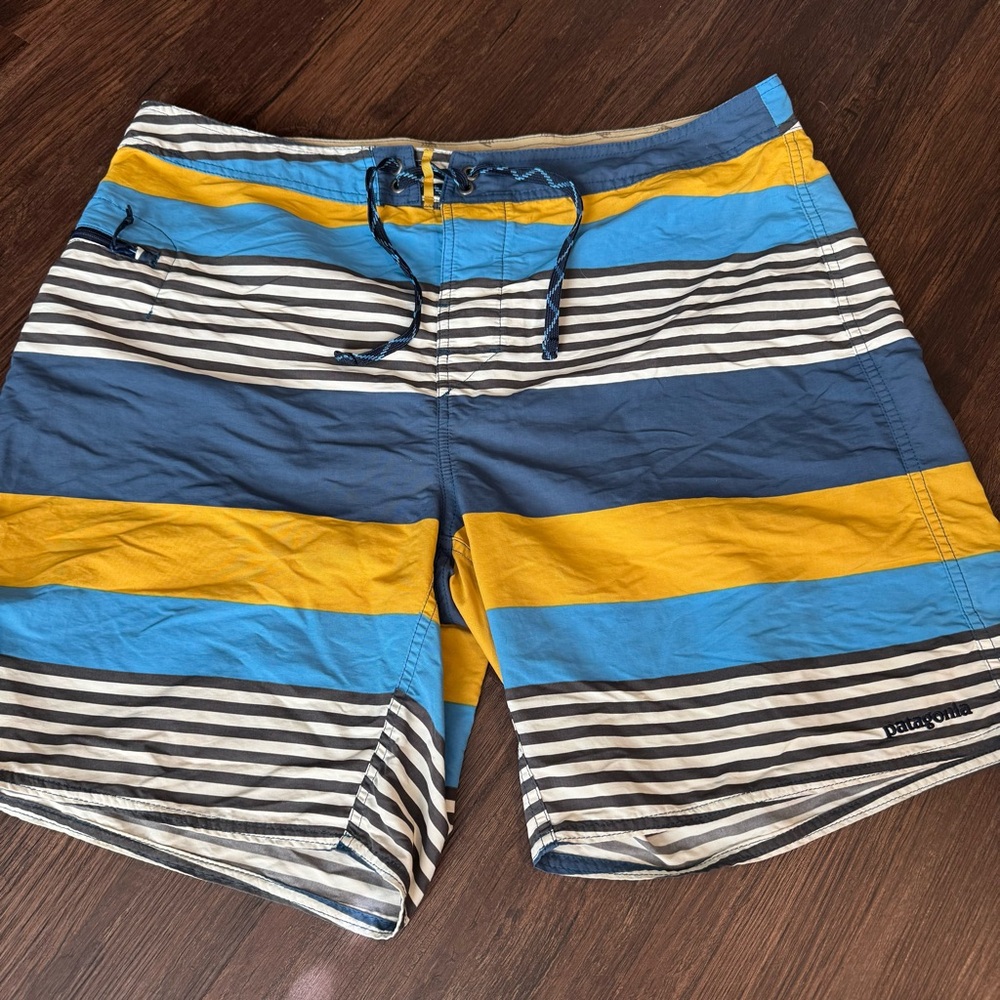 Patagonia Board Shorts Men 38 Colorful Striped Swim Trunks Hiking Beach Logo